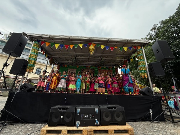 Zvučení kulturního programu festivalu Ratha Yatra, Praha